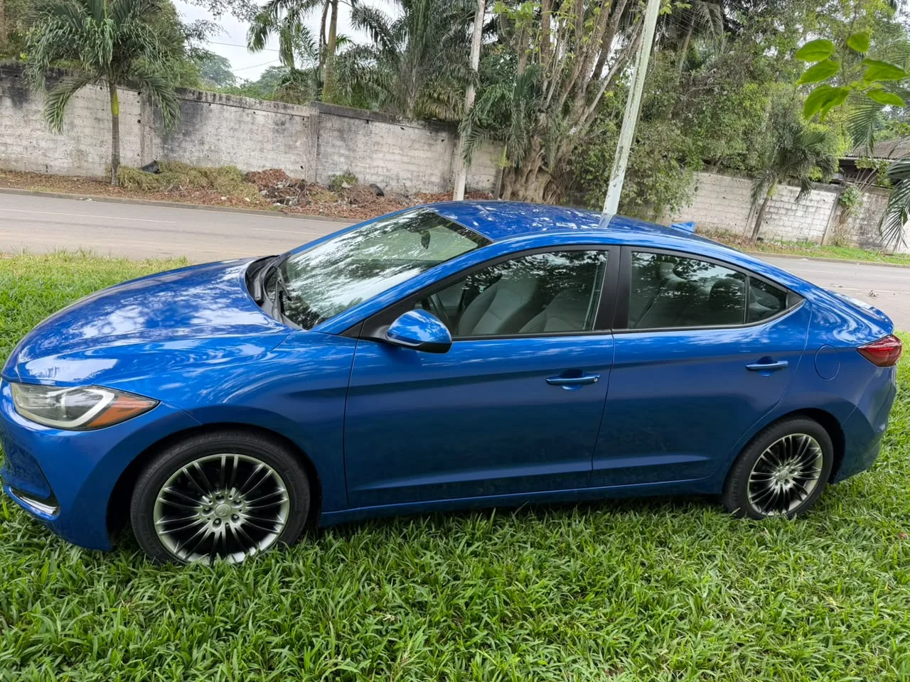 Hyundai Elantra en vente