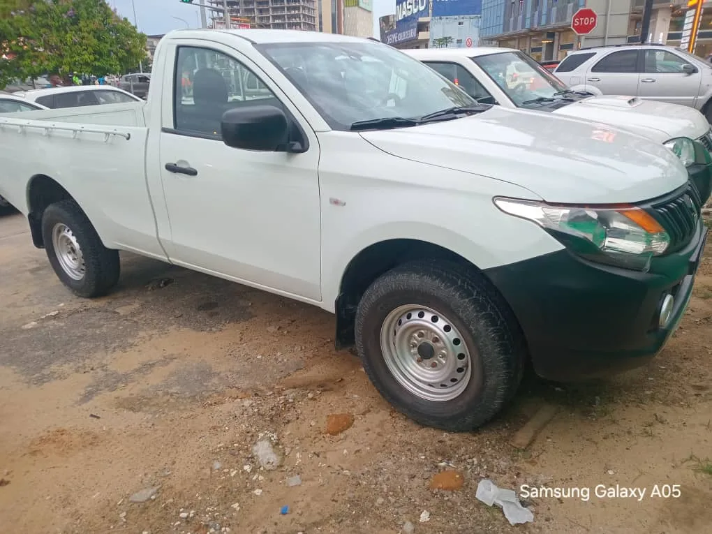 Mitsubishi L200 pick-up une cabine 2016