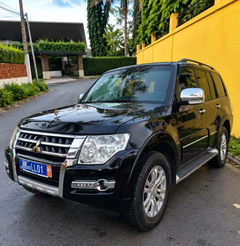 MITSUBISHI PAJERO  EN VENTE
