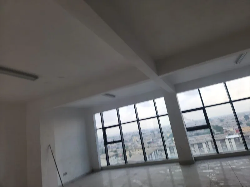 sur VGE location des opens ( 170m2,310m2 et 750m2)