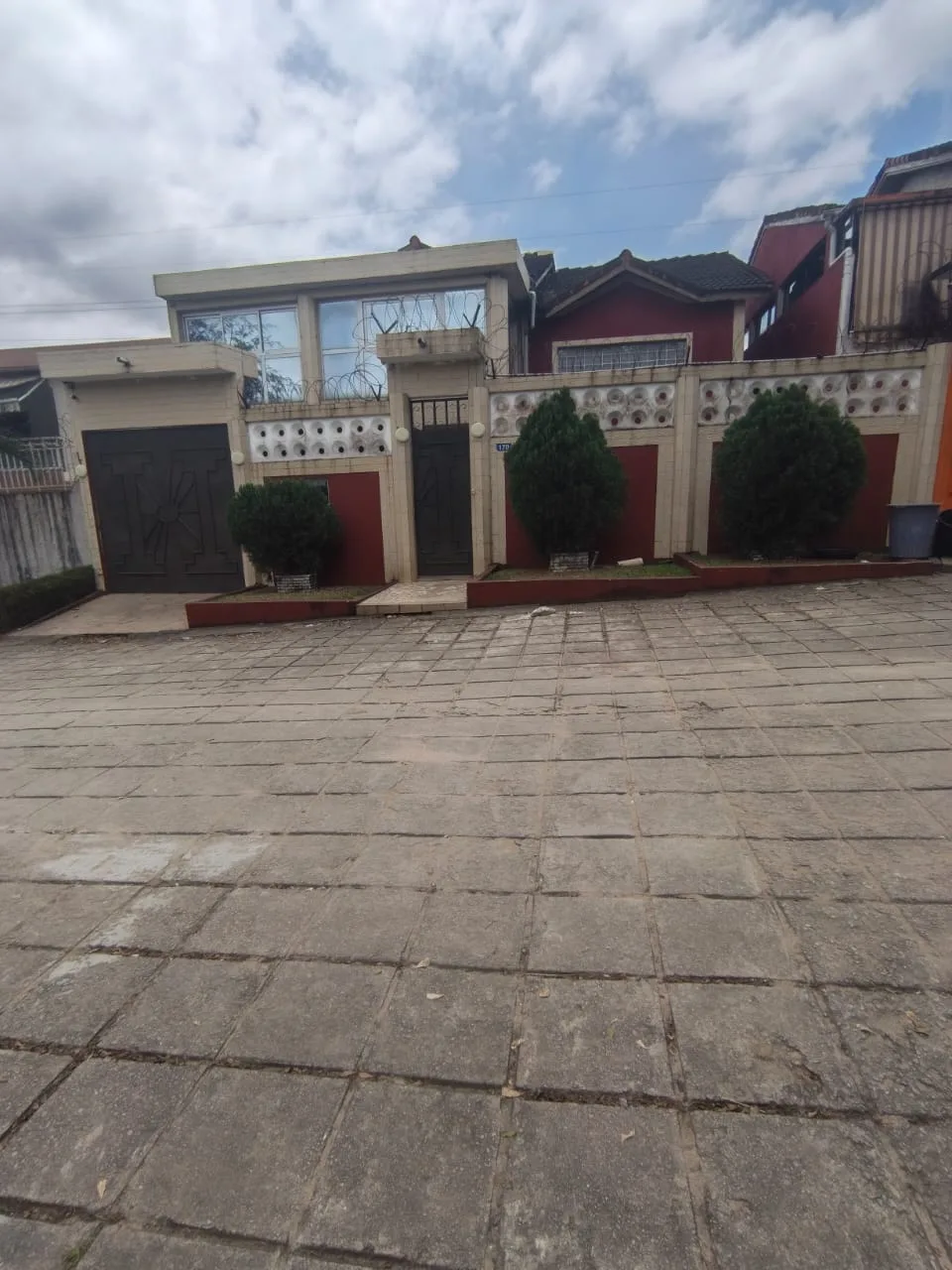 Villa 9 pieces a vendre angre 9e tranche