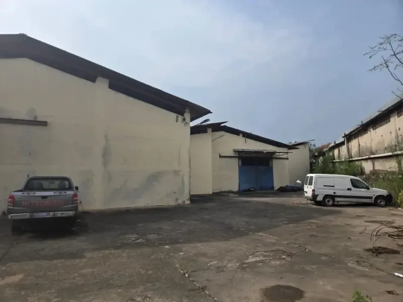 Zone 3 vente terrain 2666m2 ( entrepôt)