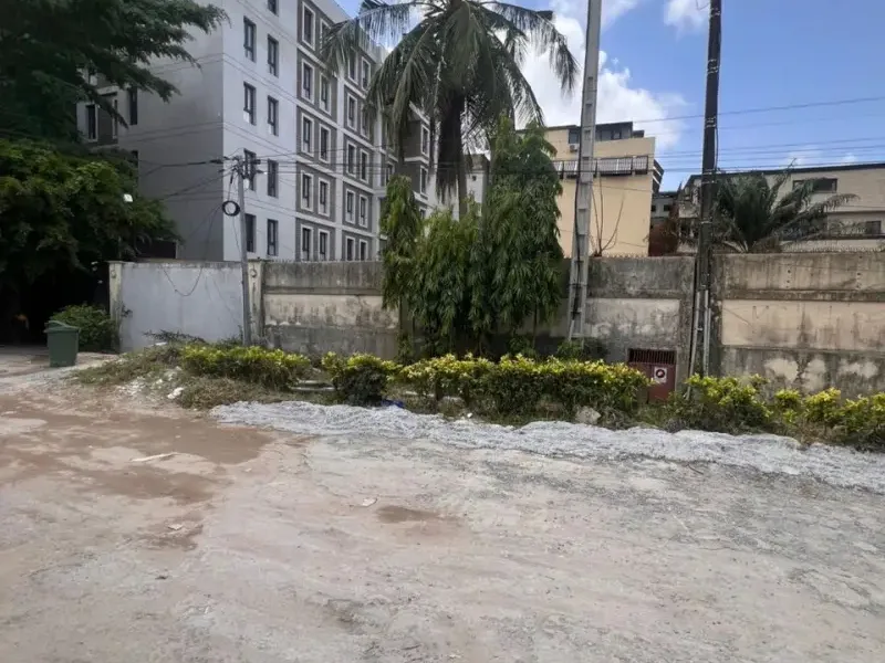 ZONE4 proximité a rue d’Amore vente 1303m2 a l'angle