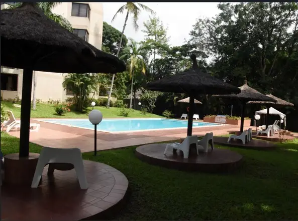 Cocody Danga, rue Cannebière appartement 4 pièces 250m2