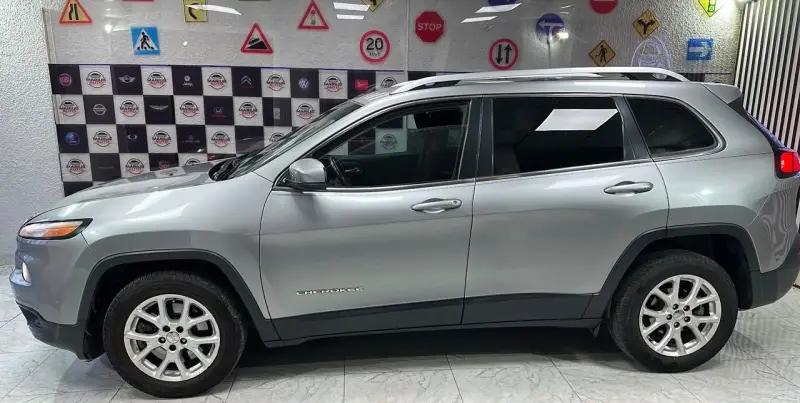Jeep Cherokee en vente