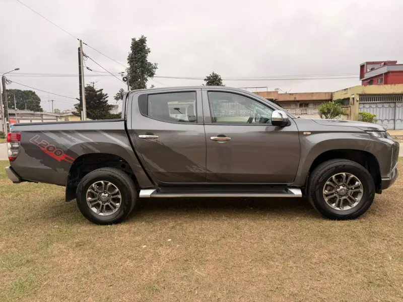 Mitsubishi L200