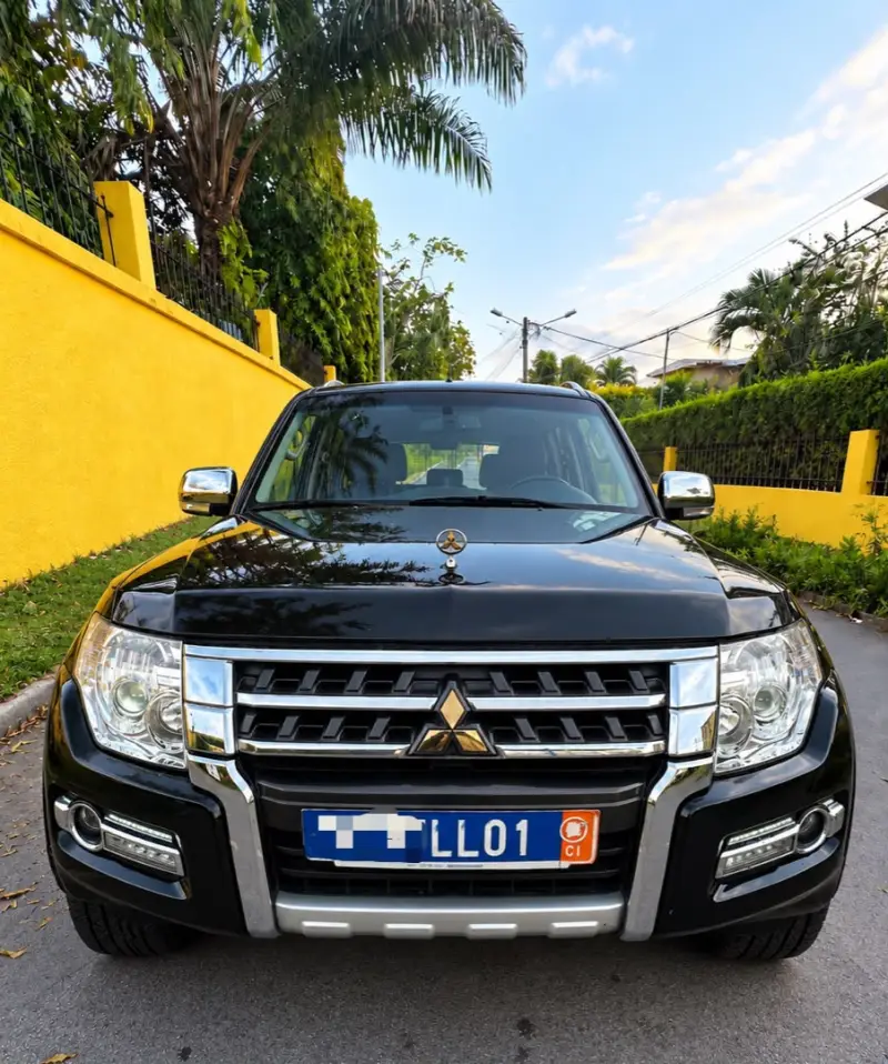 MITSUBISHI PAJERO  EN VENTE