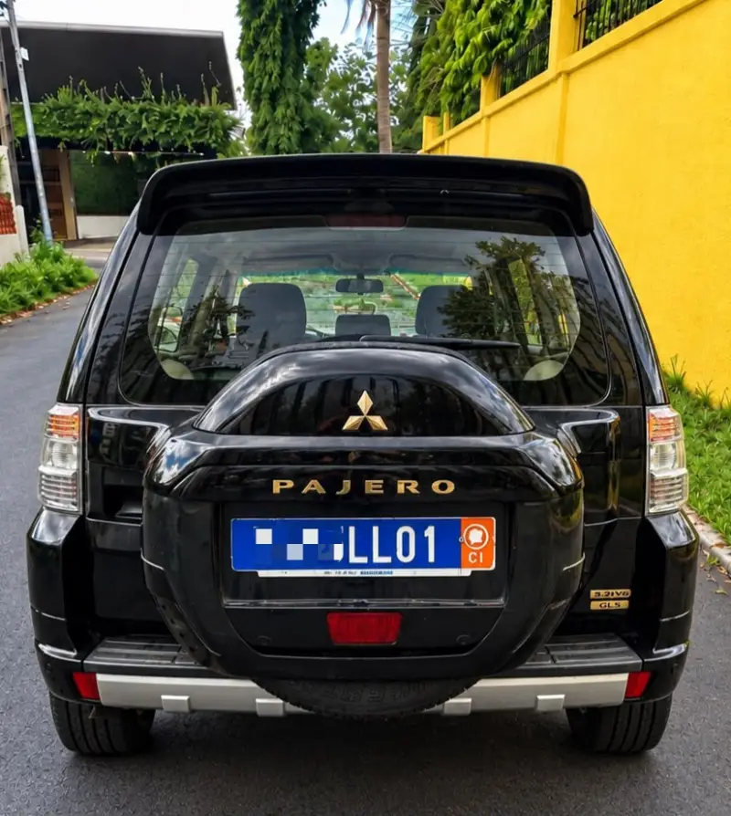MITSUBISHI PAJERO  EN VENTE