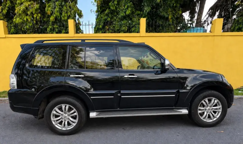 MITSUBISHI PAJERO  EN VENTE