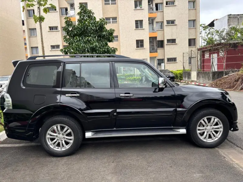 Mitsubishi Pajero GLS en vente