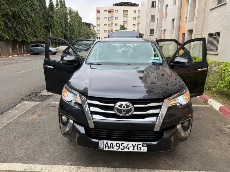 TOYOTA FORTUNER EN VENTE