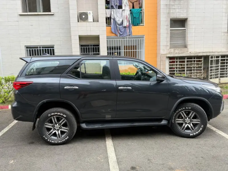 TOYOTA FORTUNER EN VENTE