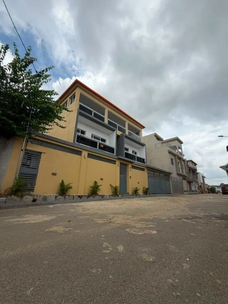 VILLA TRIPLEX A VENDRE