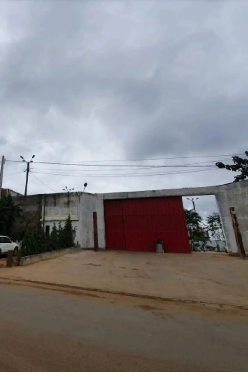 YOPOUGON Ancienne Industrielle vente entrepôt 22000m2( 2ha2000m2)