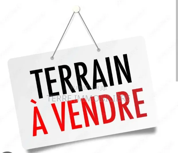 TERRAIN EN VENTE A (ABIDJAN- PLATEAU, Avenue Chardy)