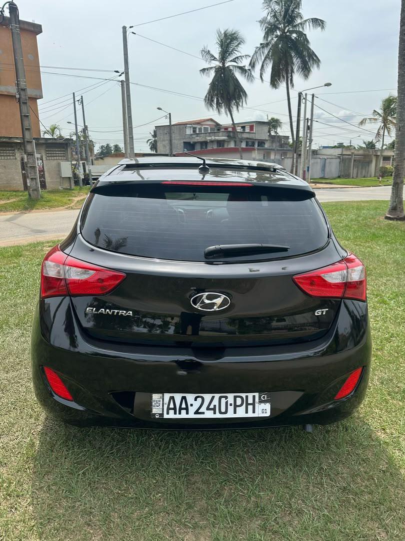 Hyundai Elantra en vente