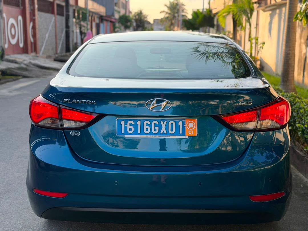 Hyundai Elantra en vente